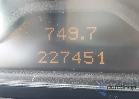 1998 Mercedes-Benz E 320 z USA, uszkodzony, nr VIN WDBJF65F0WA659233